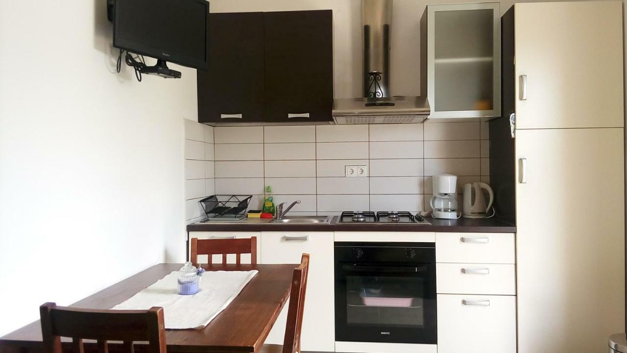 Apartmani Dana Sukosan Exterior photo